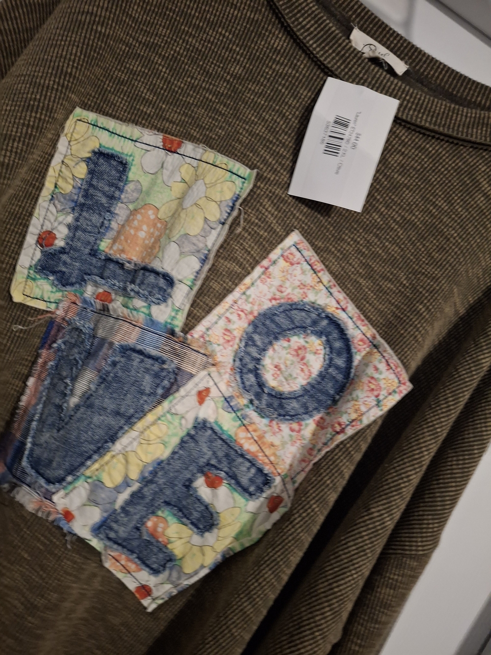 2X Easel LOVE Patch Appliqué Long Sleeve Top - Olive Brown - Picture 2 of 8